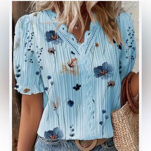 Woman’s Floral Blue Lace Trim Top Blouse Size XL